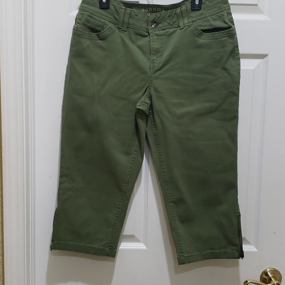 Sonoma Women's Size 12 Green Denim Capris